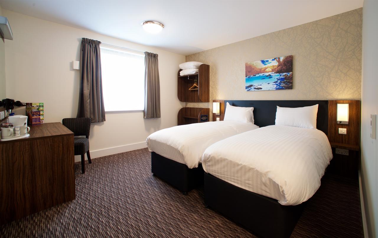 Chain Runner, Livingston By Marston'S Inns Extérieur photo